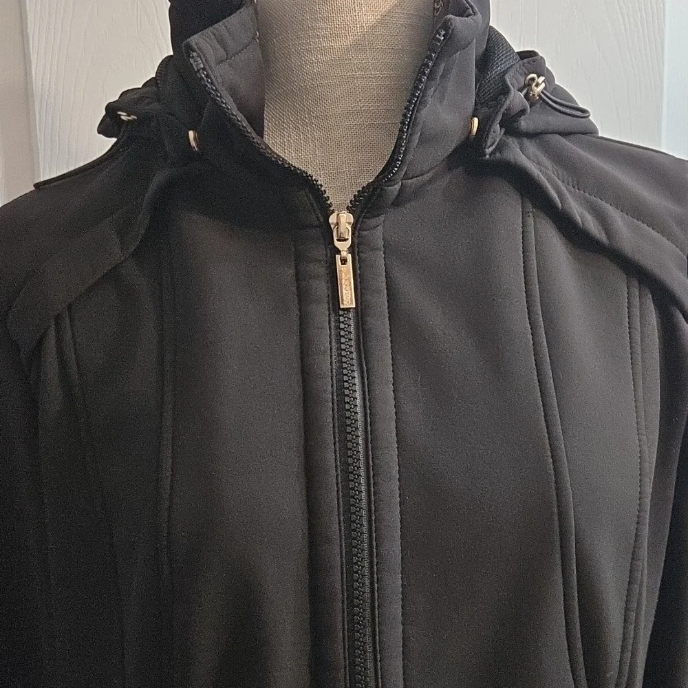 Gallery Raincoat - Picture 4 of 6